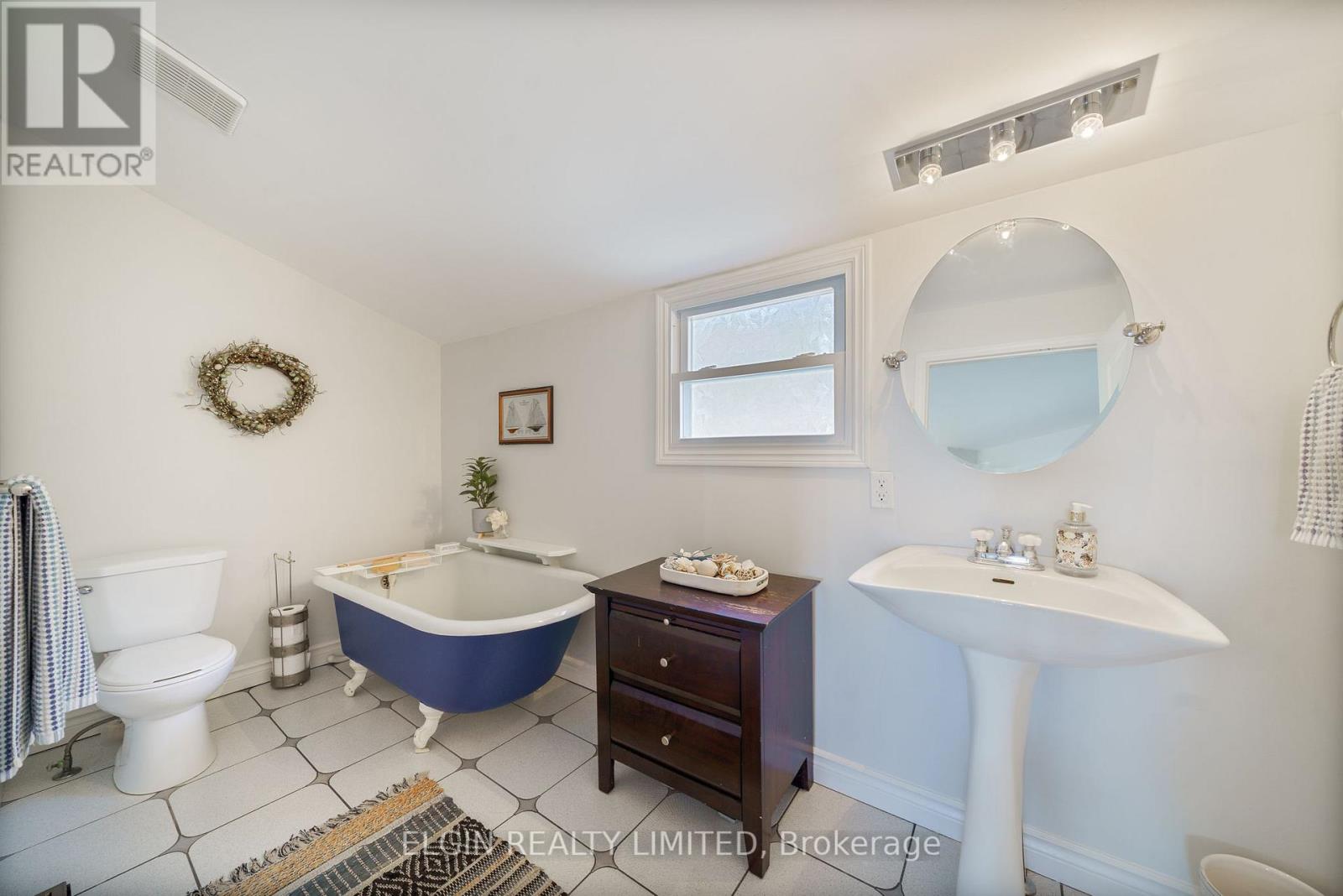 547 West Edith Cavell Boulevard, Central Elgin, Ontario  N5L 1G8 - Photo 19 - X12194783