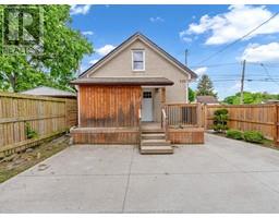927 ELLROSE AVENUE, Windsor, Ontario