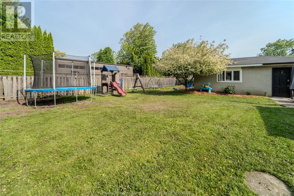 127 Brighton, Tecumseh, Ontario  N8N 2L2 - Photo 25 - 25014120