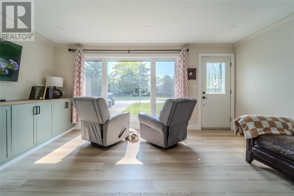 127 Brighton, Tecumseh, Ontario  N8N 2L2 - Photo 3 - 25014120
