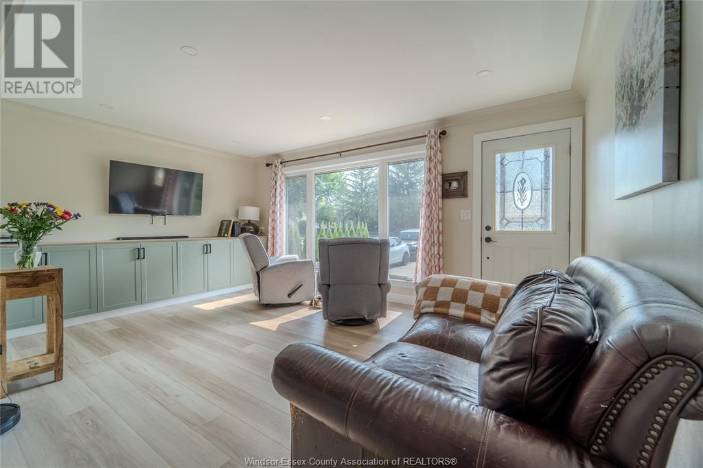 127 Brighton, Tecumseh, Ontario  N8N 2L2 - Photo 4 - 25014120