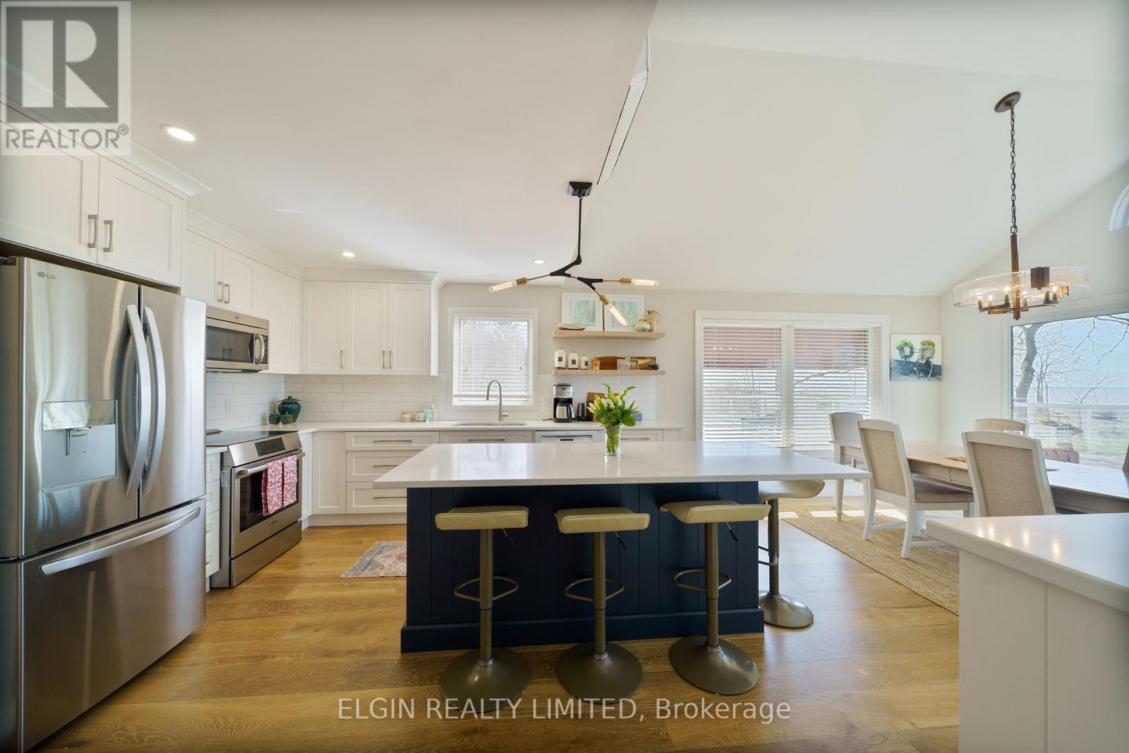 547 West Edith Cavell Boulevard, Central Elgin, Ontario  N5L 1G8 - Photo 2 - X12194783