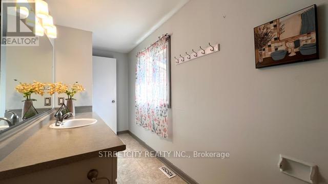 1827 Aldersbrook Gate, London North, Ontario  N6G 3M4 - Photo 20 - X12194816