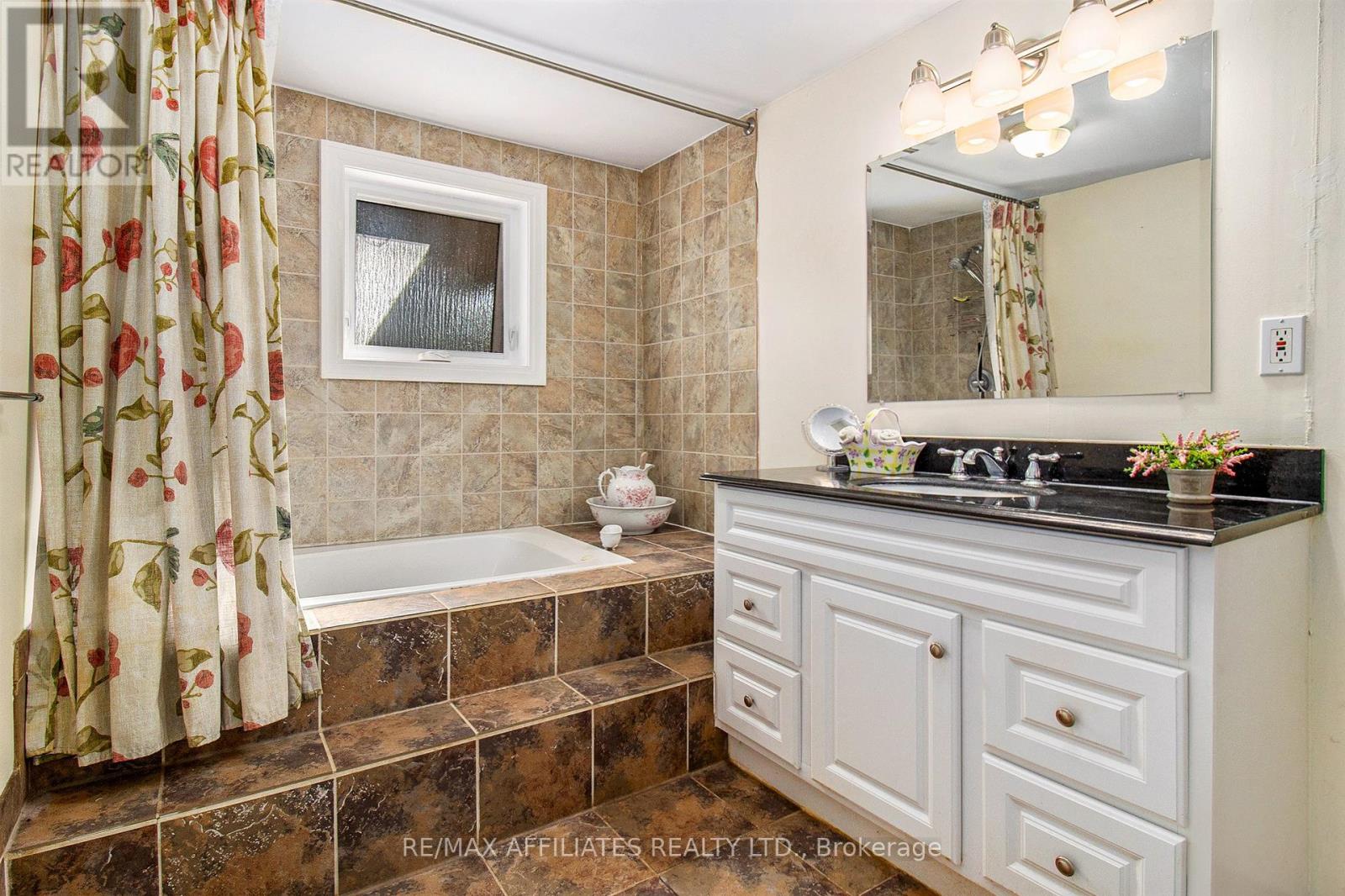 571 Rideau River Road, Montague, Ontario  K0G 1N0 - Photo 18 - X12194710
