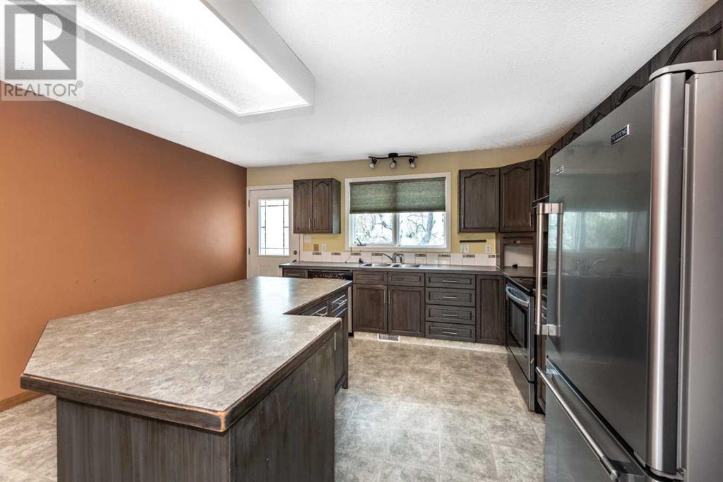 607 Parkland Drive, Brooks, Alberta  T1R 0M5 - Photo 9 - A2227585