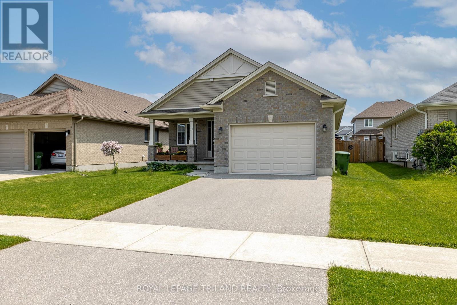 31 Acorn Trail, St. Thomas, Ontario  N5R 0H5 - Photo 2 - X12194920
