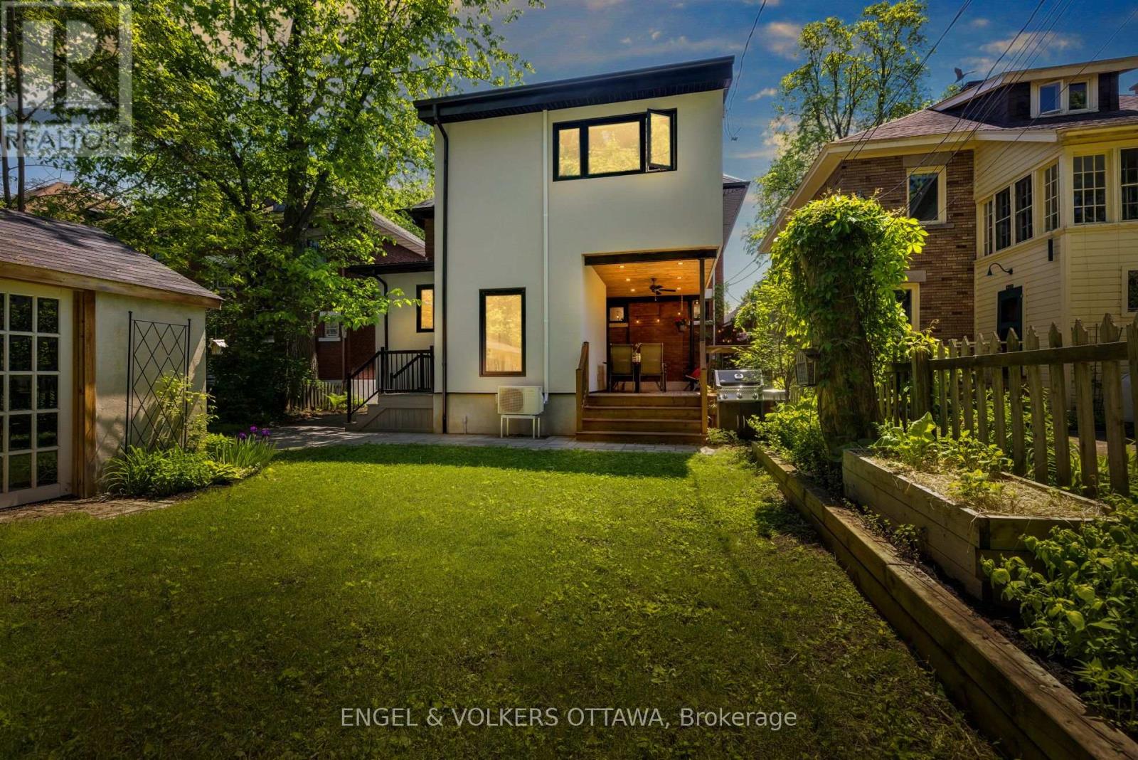 407 Third Avenue, Ottawa, Ontario  K1S 2K6 - Photo 50 - X12195028