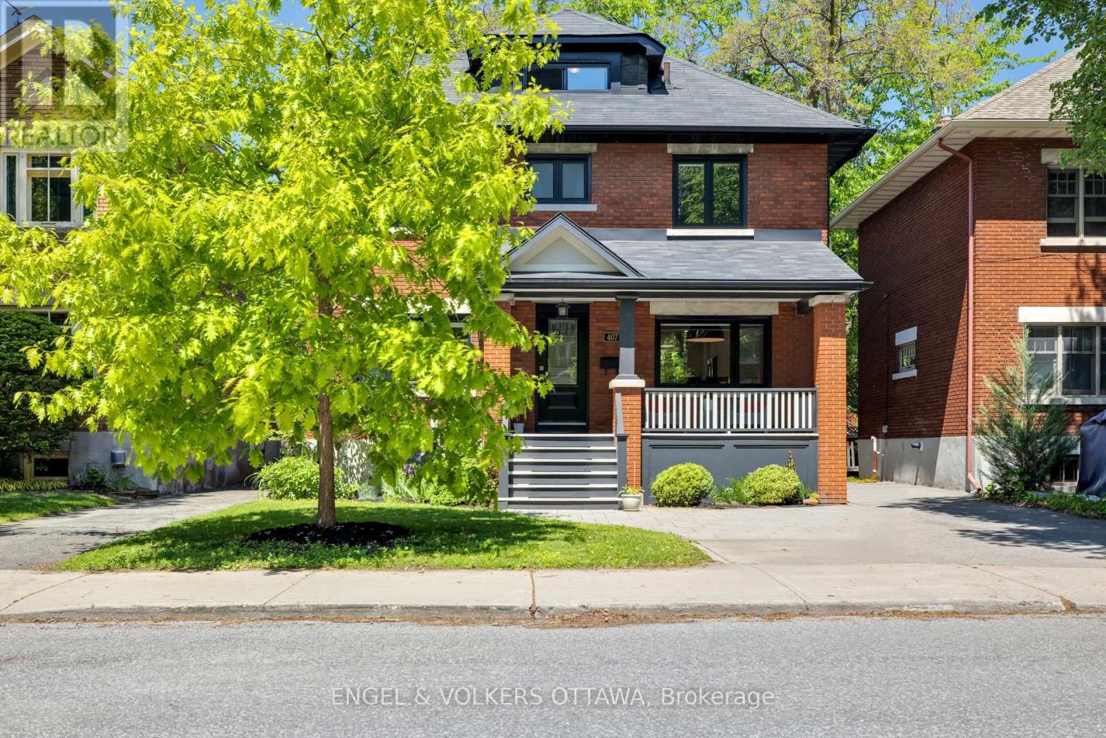 407 Third Avenue, Ottawa, Ontario  K1S 2K6 - Photo 3 - X12195028
