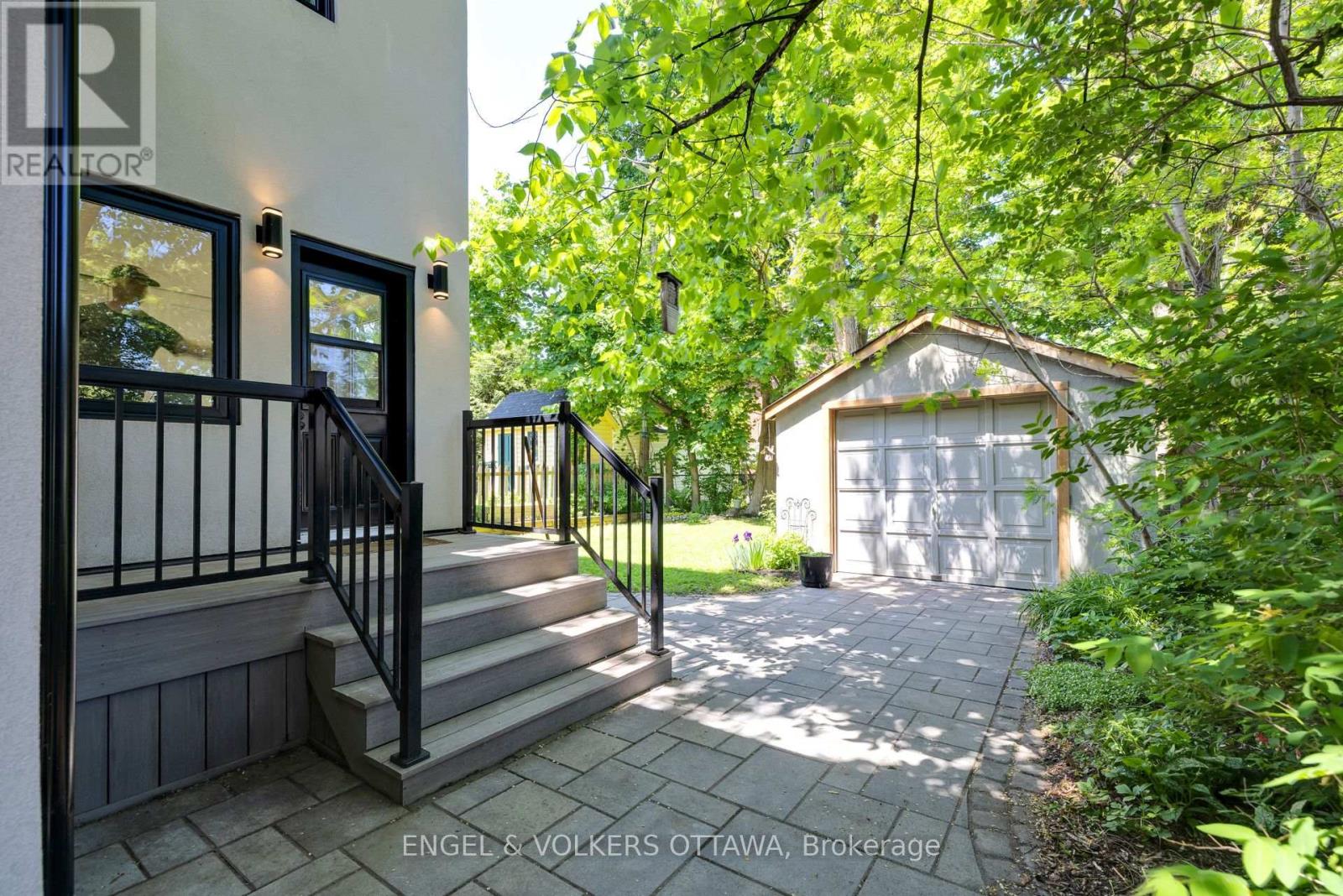 407 Third Avenue, Ottawa, Ontario  K1S 2K6 - Photo 44 - X12195028