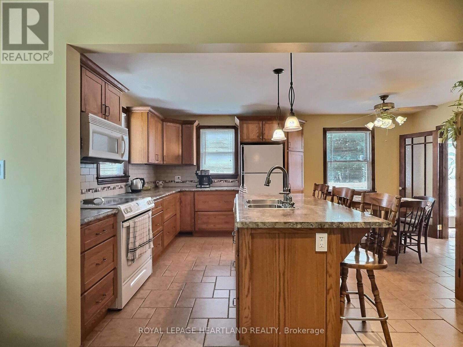 72 Thomas Street, South Huron (Exeter), Ontario  N0M 1S2 - Photo 6 - X12195021