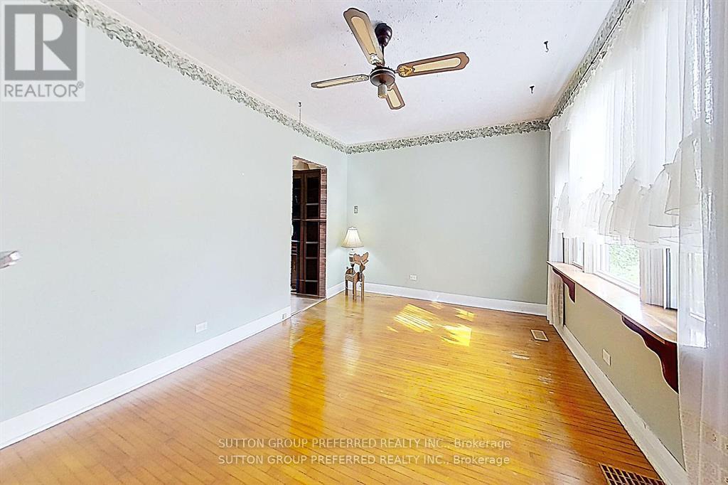 73 Clemens Street, London East, Ontario  N5Y 1H7 - Photo 4 - X12195035