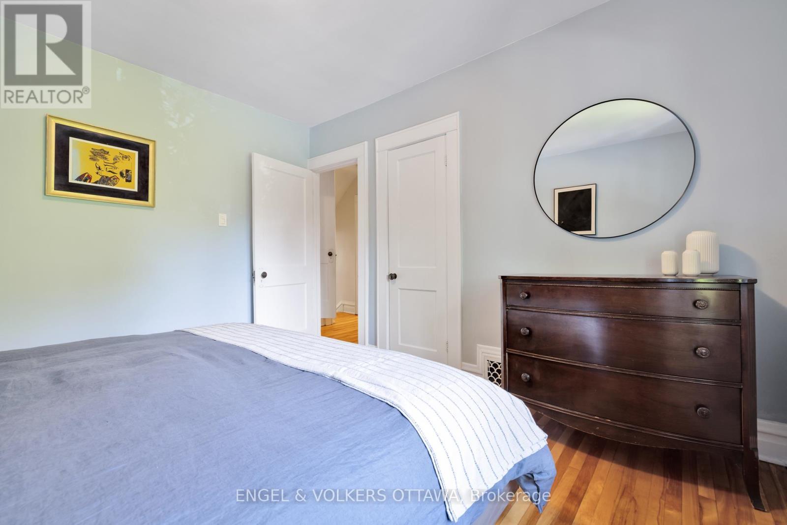 407 Third Avenue, Ottawa, Ontario  K1S 2K6 - Photo 28 - X12195028