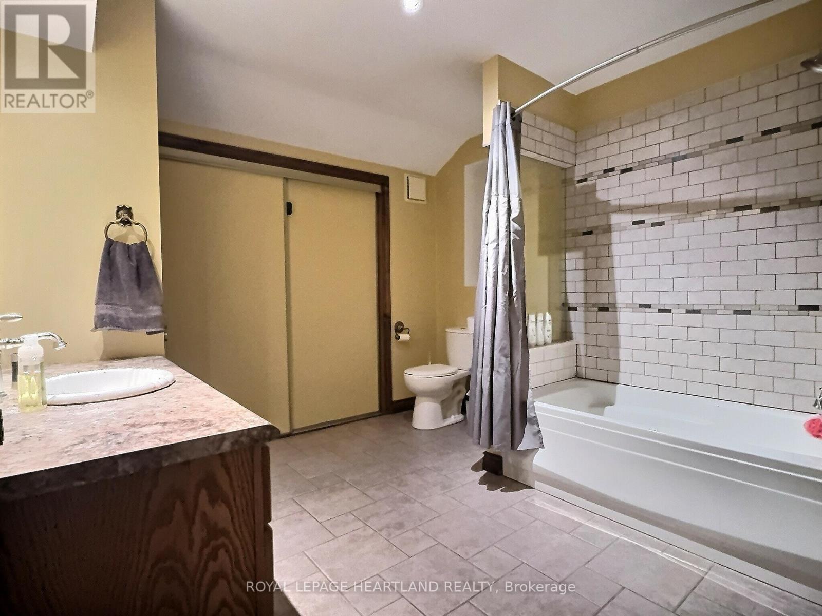 72 Thomas Street, South Huron, Ontario  N0M 1S2 - Photo 28 - X12195021