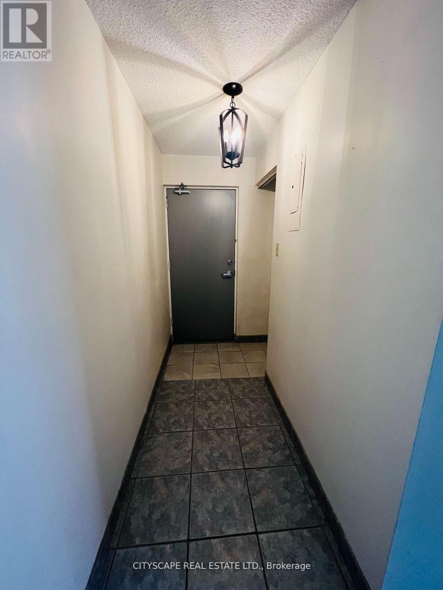 104 - 242 Oakdale Avenue, St. Catharines, Ontario  L2P 3K5 - Photo 6 - X12159384