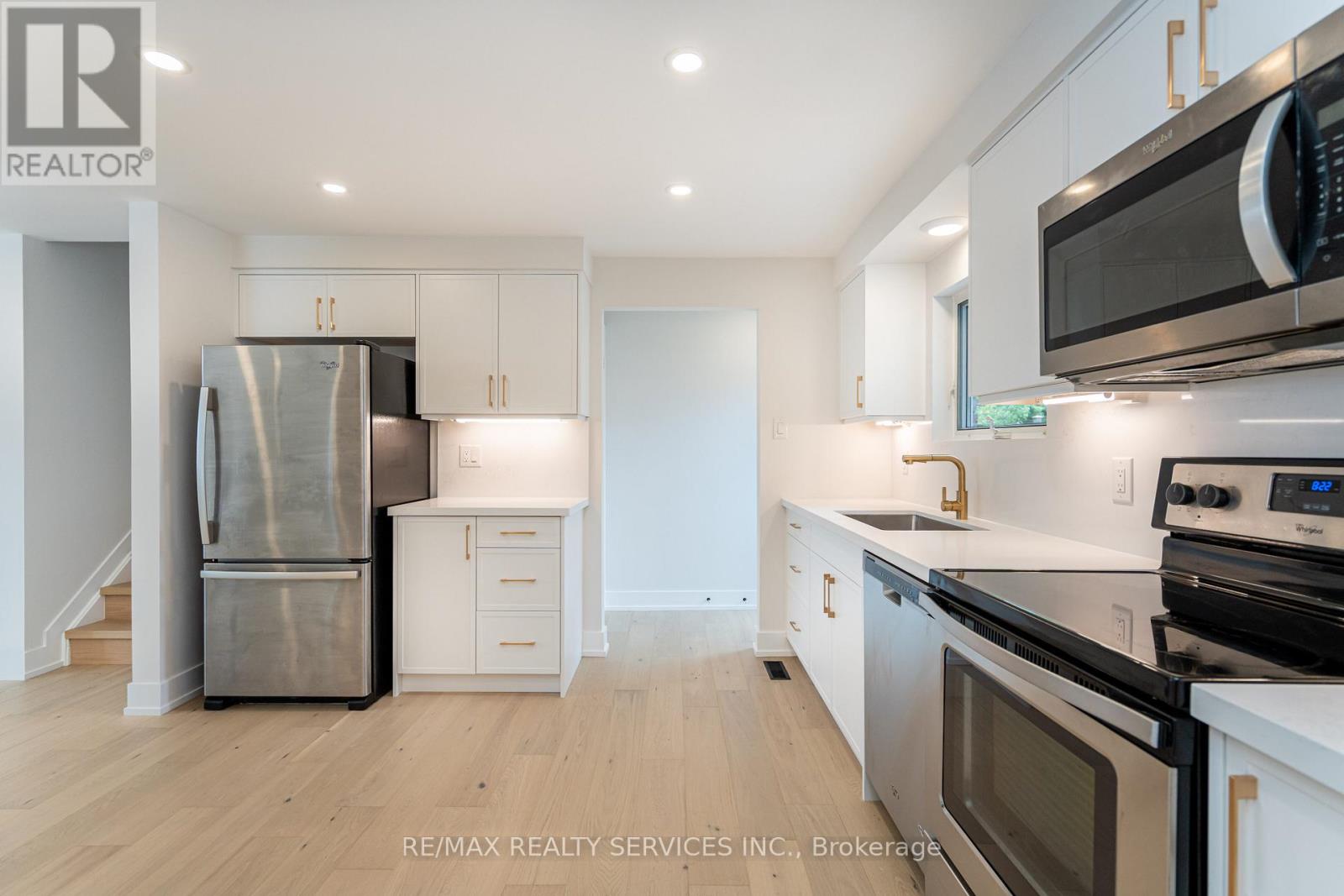 2296 Devon Road, Oakville, Ontario  L6J 5R4 - Photo 12 - W12187569