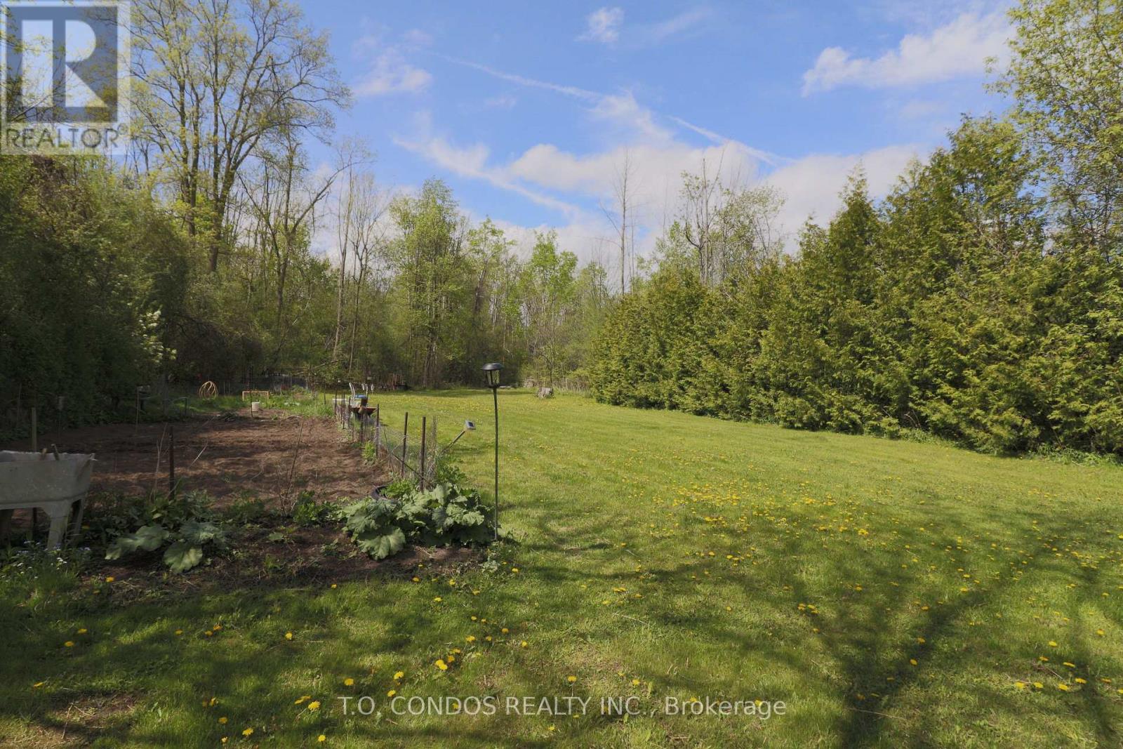 692 North Shore Drive E, Otonabee-South Monaghan, Ontario  K0L 1B0 - Photo 8 - X12194094