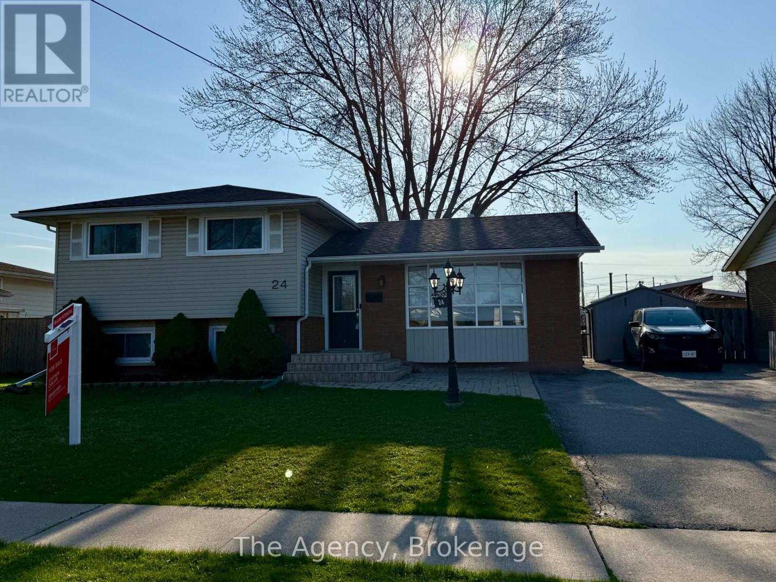 24 GLADYS AVENUE, Welland, Ontario