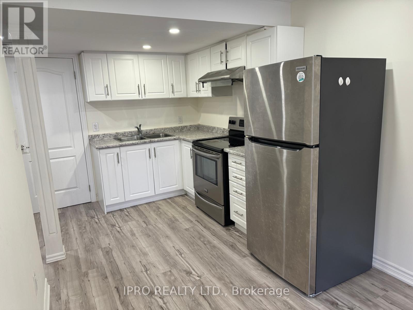 43 Curzon Crescent, Guelph, Ontario  N1K 1Z7 - Photo 1 - X12194746