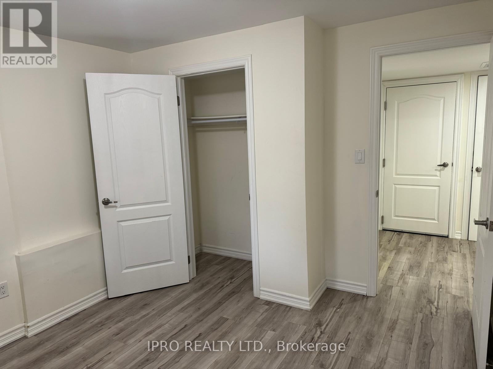 43 Curzon Crescent, Guelph, Ontario  N1K 1Z7 - Photo 5 - X12194746