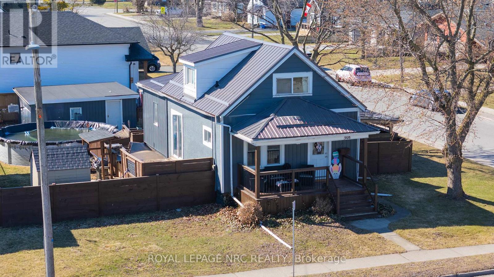 Property at 508 MAIN STREET W image 2