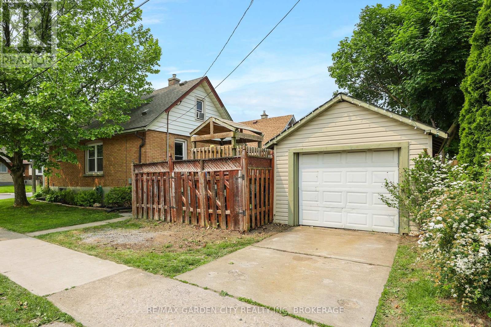 5165 Morrison Street, Niagara Falls (Cherrywood), Ontario  L2E 2E3 - Photo 2 - X12195512