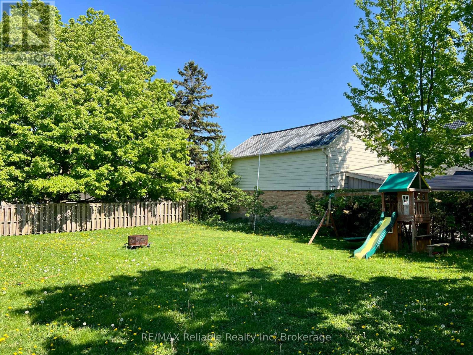 15 Mary Street, Bluewater, Ontario  N0M 2T0 - Photo 13 - X12156281