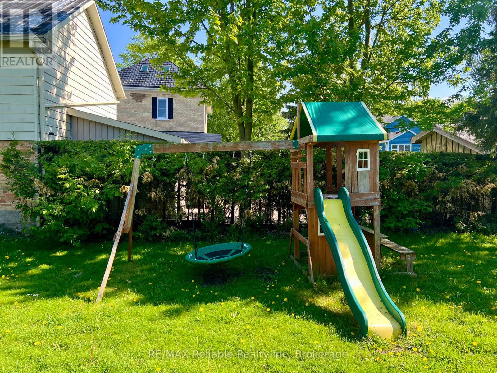 15 Mary Street, Bluewater, Ontario  N0M 2T0 - Photo 14 - X12156281