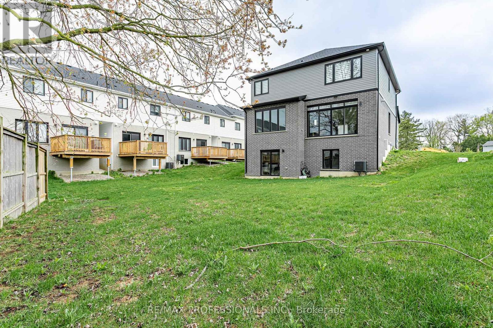 3328 Oriole Drive, London South (South U), Ontario  N6M 0K1 - Photo 23 - X12195024