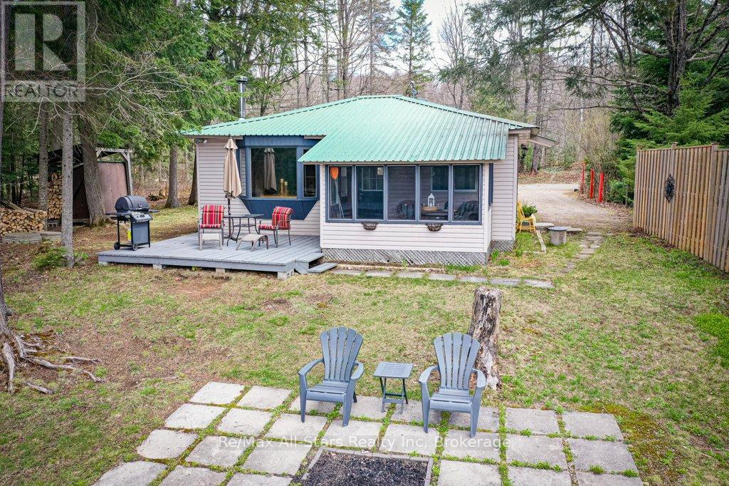 1054 Keysbury Drive, Algonquin Highlands, Ontario  P0A 1H0 - Photo 4 - X12137814