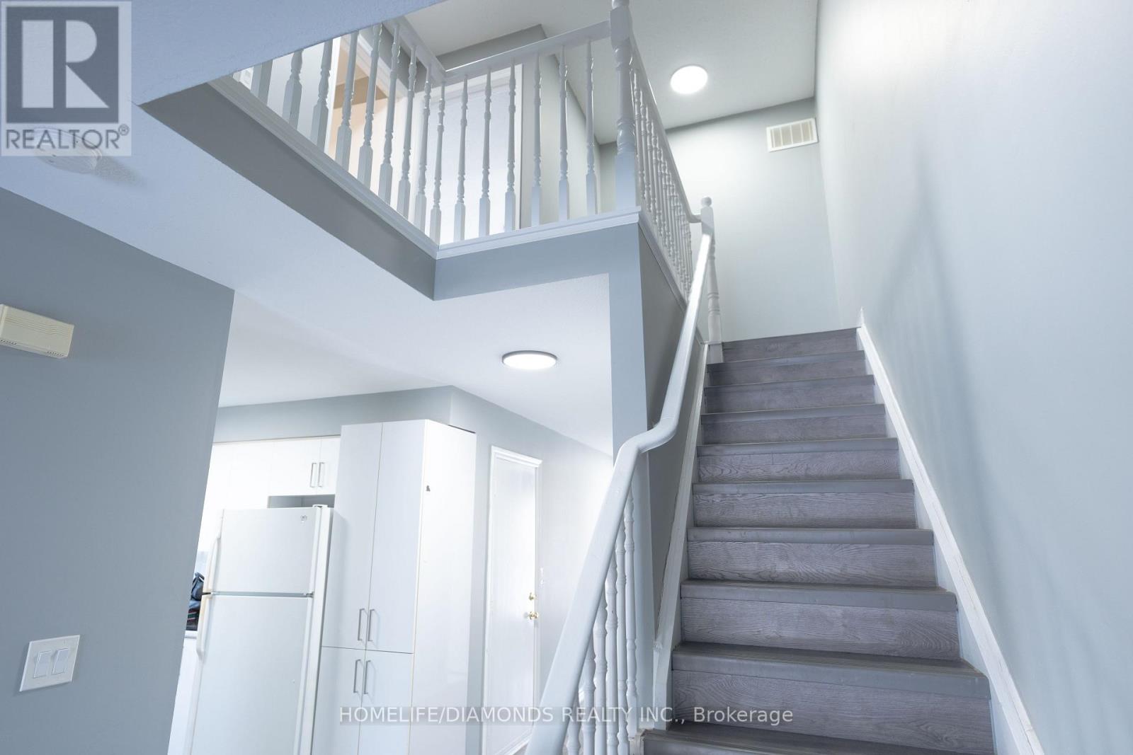 44 Nelson Trail, Welland, Ontario  L3C 3V4 - Photo 6 - X12194815