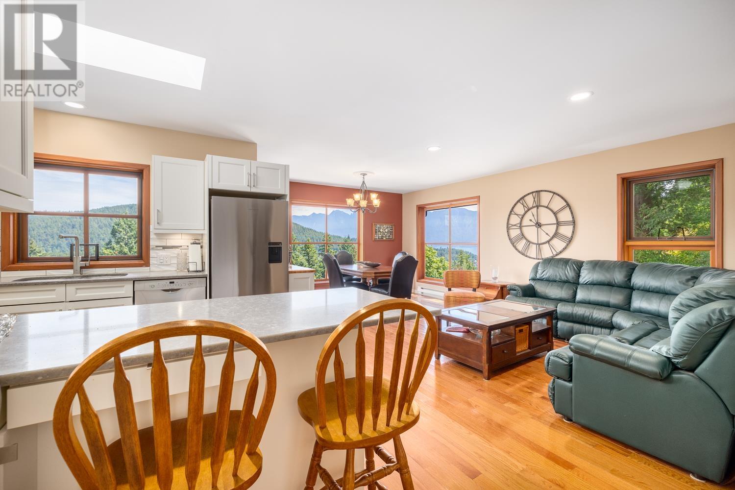 571 Roocroft Lane, Bowen Island, British Columbia  V0N 1G2 - Photo 9 - R2975683
