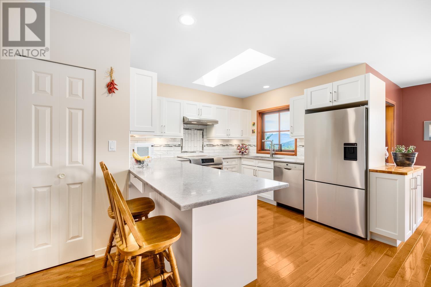 571 Roocroft Lane, Bowen Island, British Columbia  V0N 1G2 - Photo 8 - R2975683