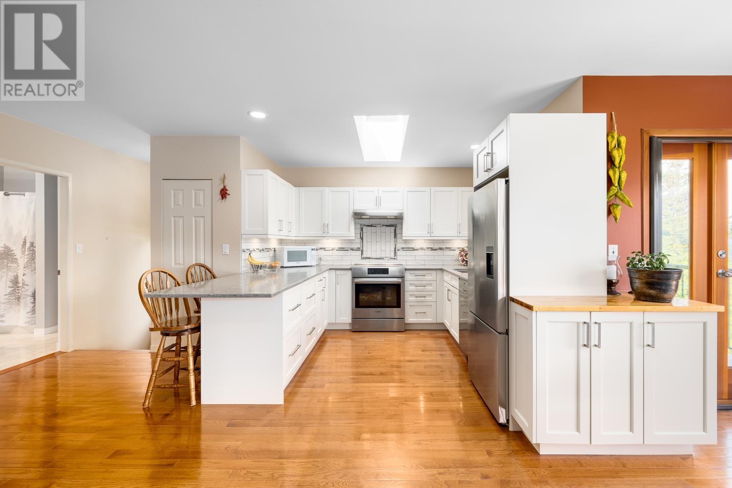 571 Roocroft Lane, Bowen Island, British Columbia  V0N 1G2 - Photo 5 - R2975683