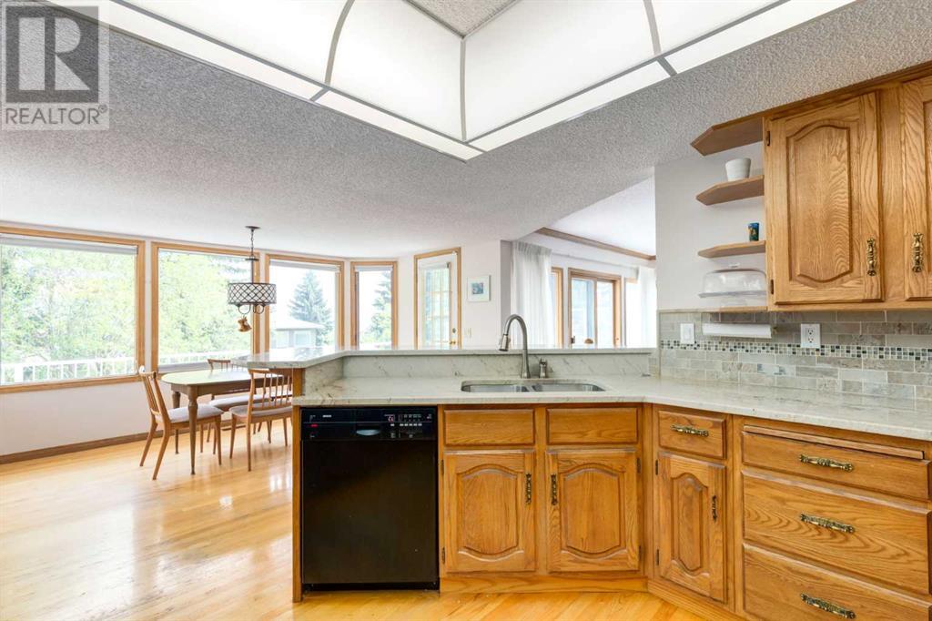 131 Hawkview Manor Place Nw, Calgary, Alberta  T3G 2Z5 - Photo 5 - A2226780