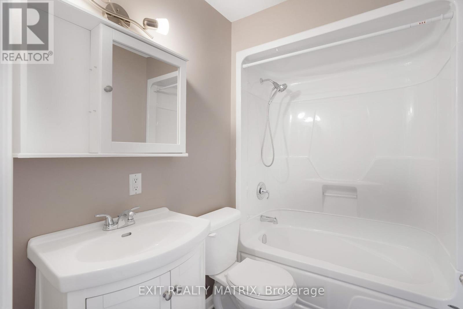 804 Cartier Boulevard, Hawkesbury, Ontario  K6A 1W7 - Photo 18 - X12195522