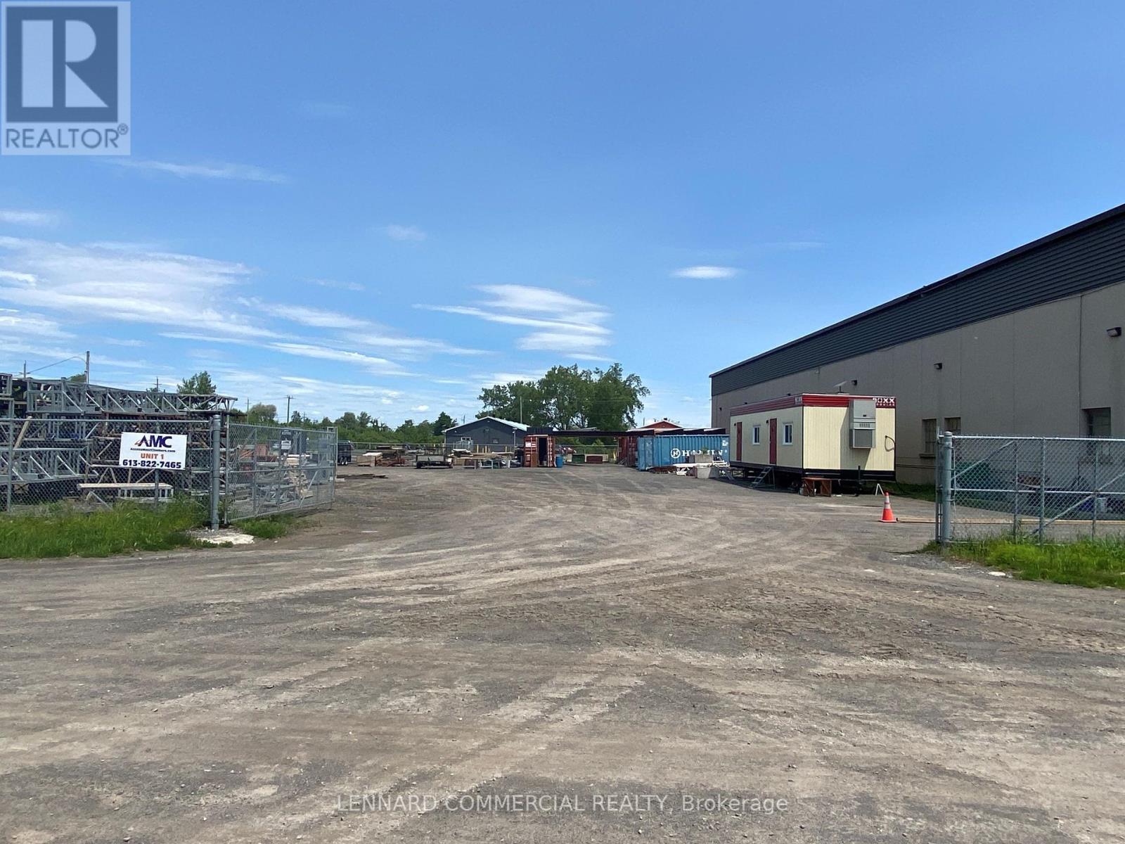 3300 Rideau Road, Ottawa, Ontario  K1G 3N4 - Photo 2 - X12195362