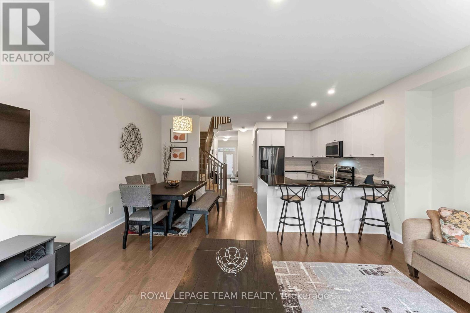 325 Cosanti Drive, Ottawa, Ontario  K2S 2W6 - Photo 14 - X12195366