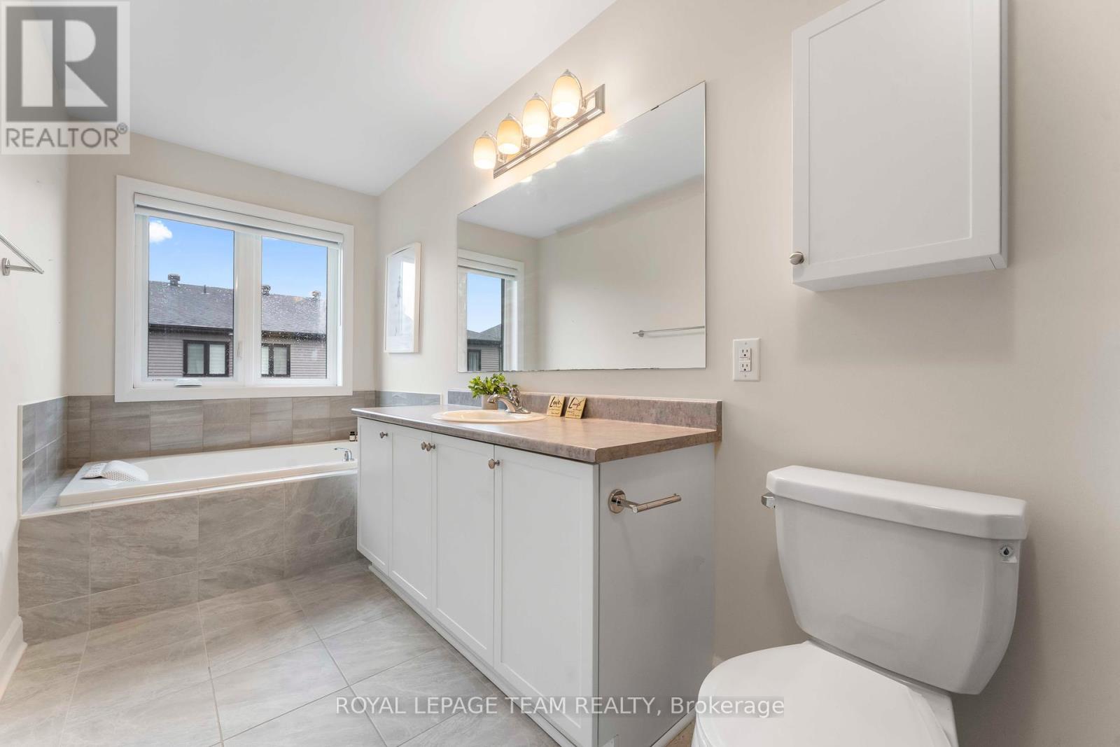 325 Cosanti Drive, Ottawa, Ontario  K2S 2W6 - Photo 24 - X12195366