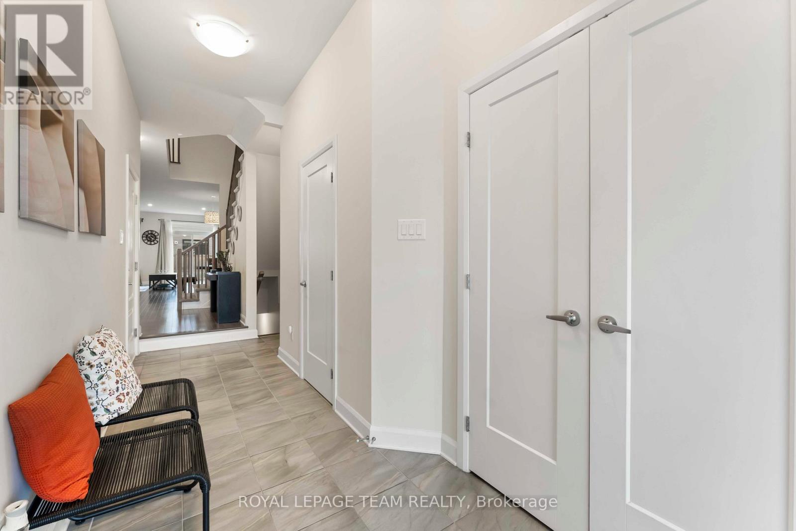 325 Cosanti Drive, Ottawa, Ontario  K2S 2W6 - Photo 3 - X12195366