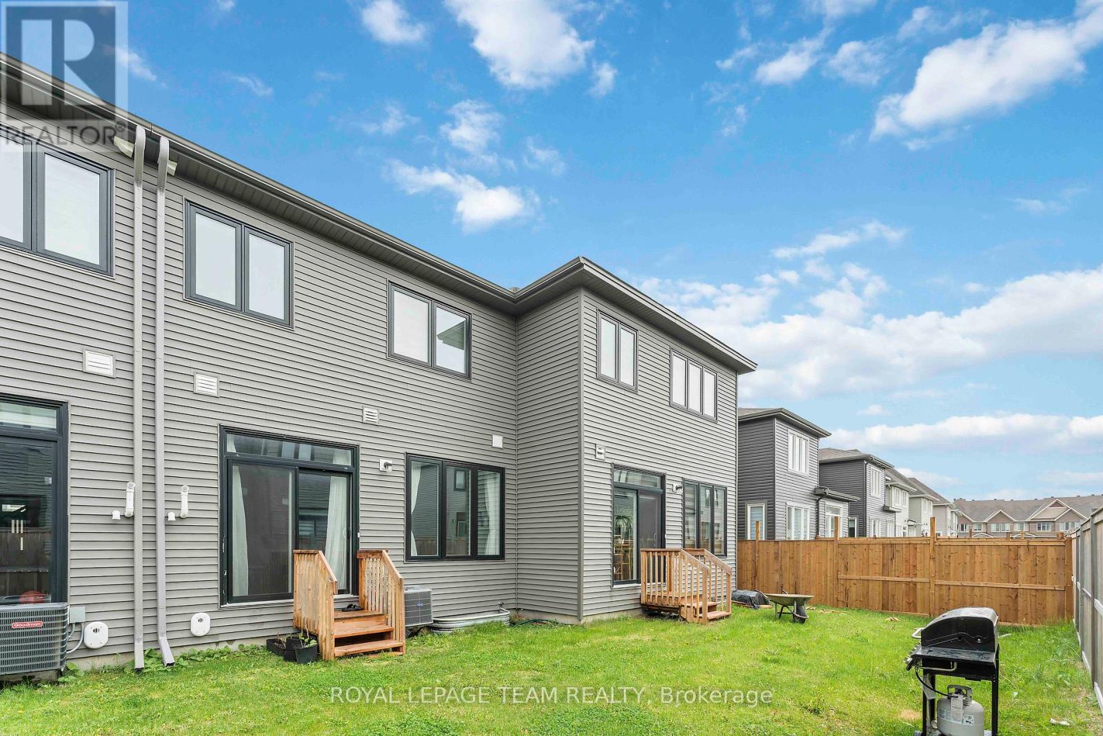 325 Cosanti Drive, Ottawa, Ontario  K2S 2W6 - Photo 37 - X12195366
