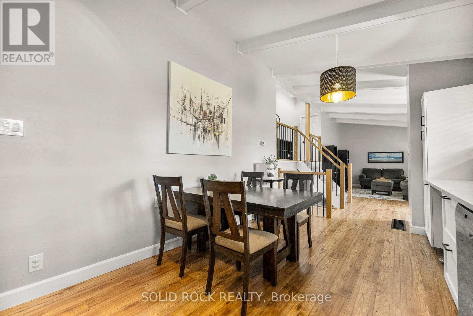 1377 Toulon Street, Ottawa, Ontario  K1E 1J2 - Photo 8 - X12195394
