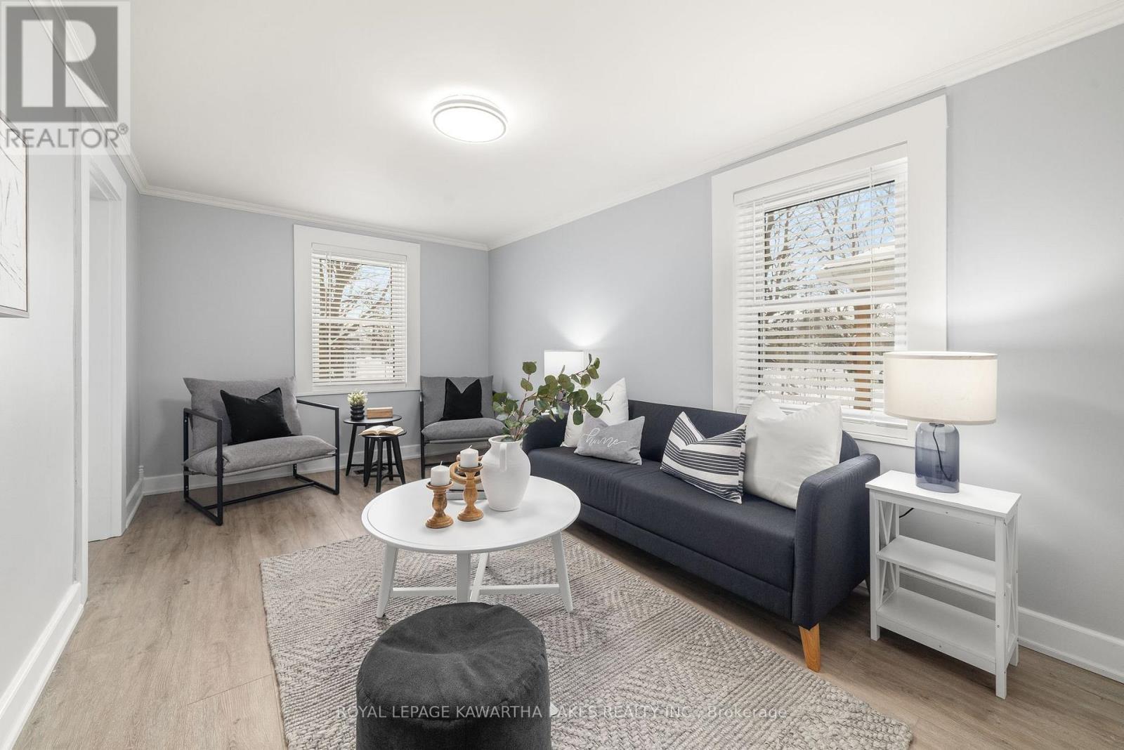 Property at 18 BOND STREET W image 1