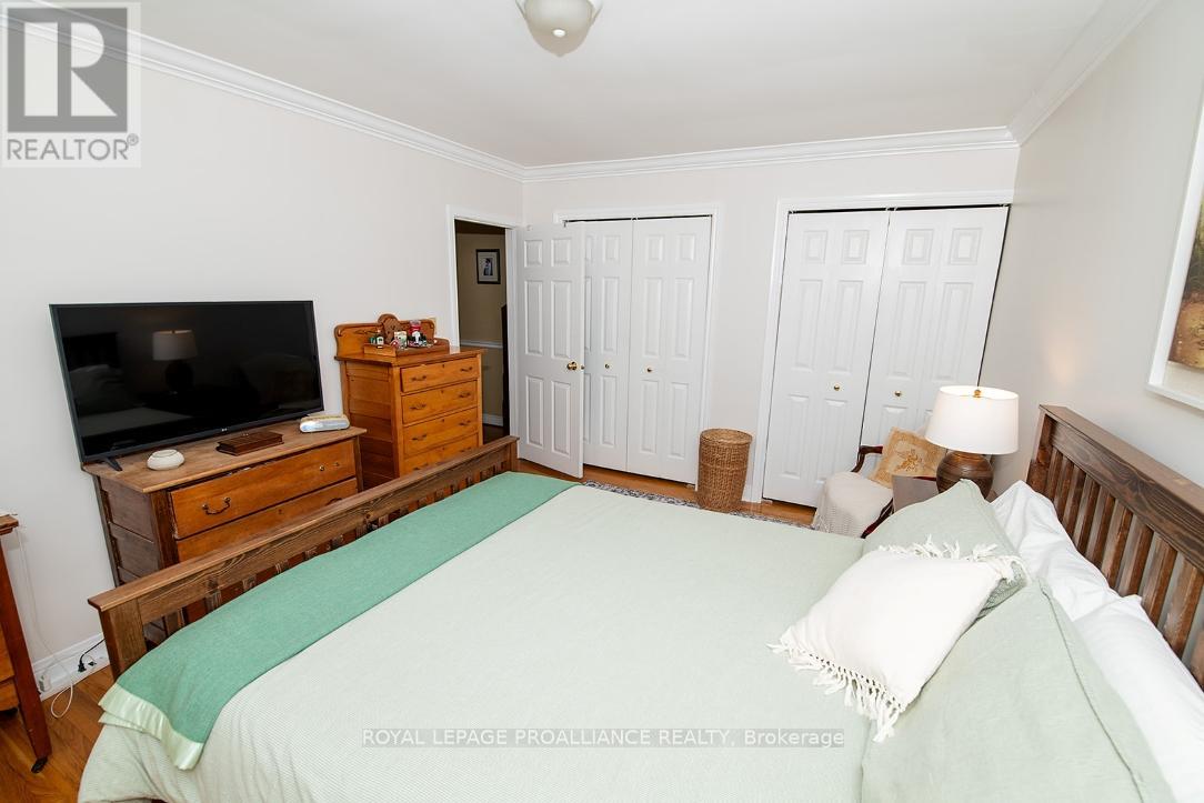 68 Edgehill Road, Belleville (Belleville Ward), Ontario  K8N 2L1 - Photo 8 - X12195383