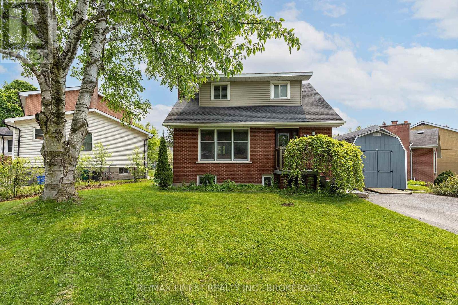 75 Hatter Street, Kingston (Central City West), Ontario  K7M 2L6 - Photo 4 - X12195364
