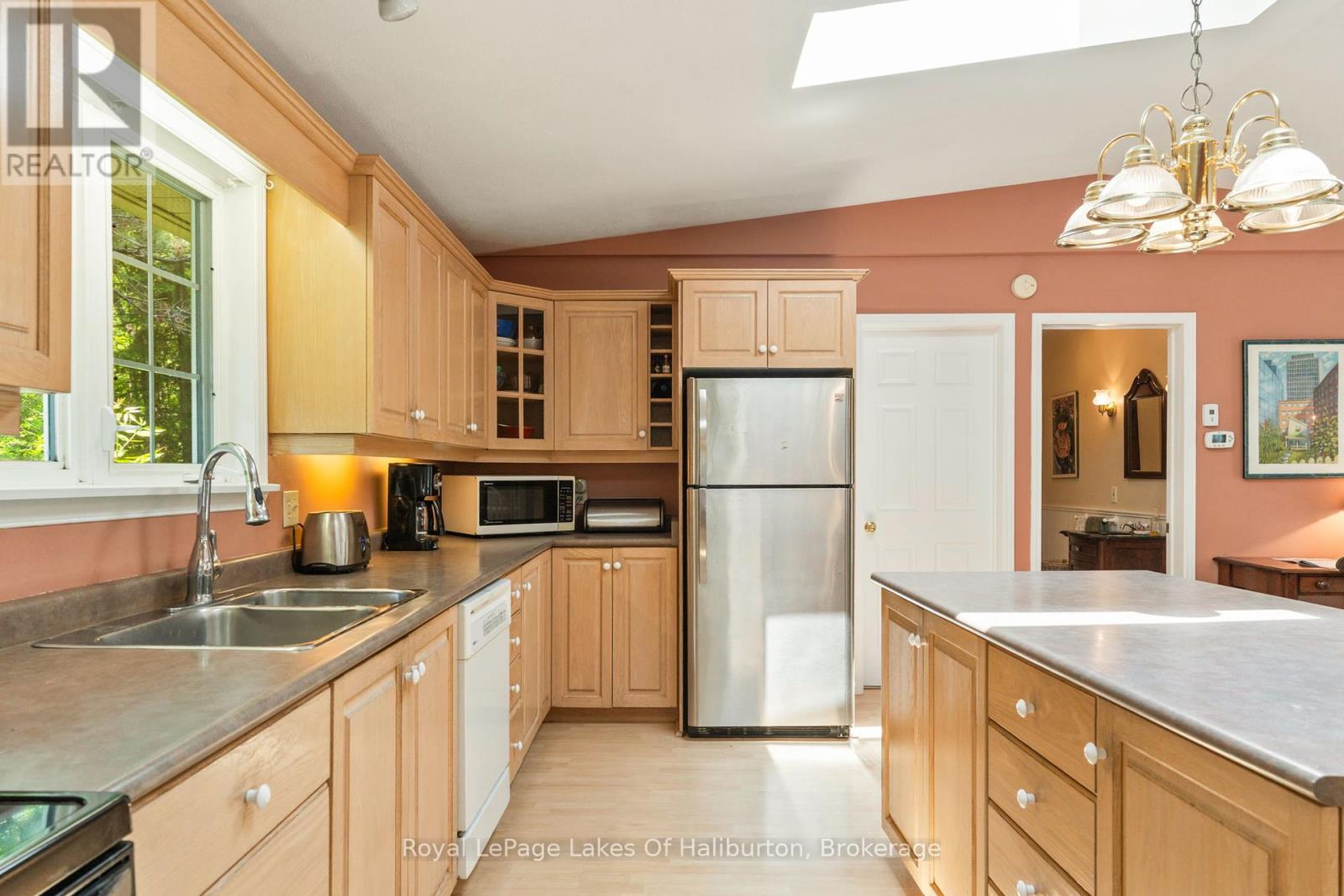 1700 Kushog Lake Road, Algonquin Highlands (Stanhope), Ontario  K0M 1S0 - Photo 8 - X12195375