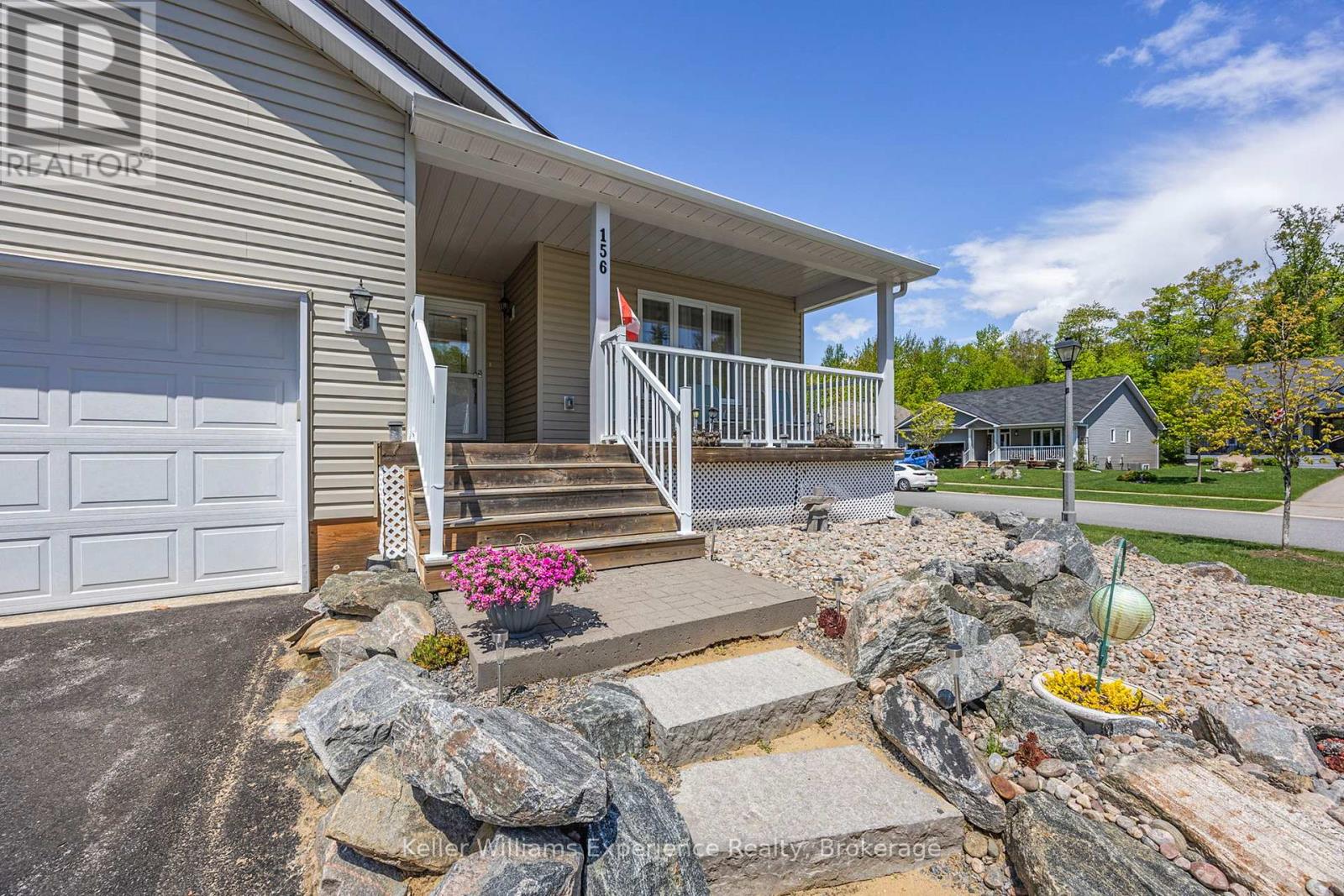 156 Pineridge Gate, Gravenhurst, Ontario  P1P 0A3 - Photo 3 - X12195409