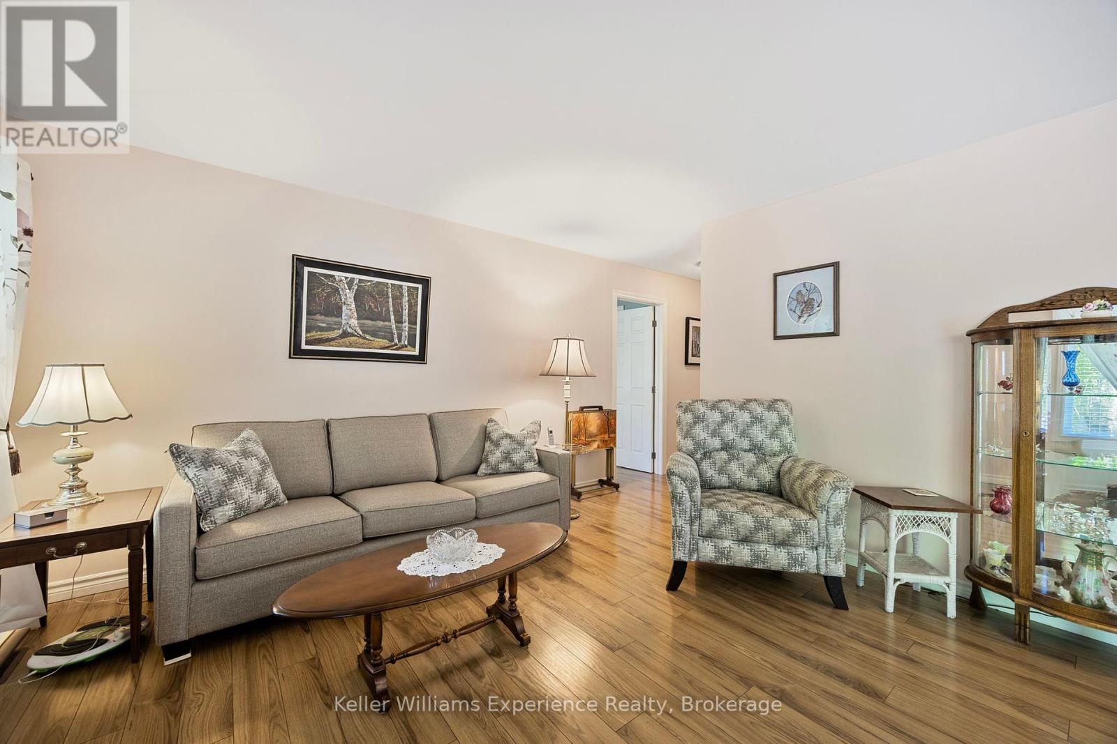 156 Pineridge Gate, Gravenhurst (Muskoka (S)), Ontario  P1P 0A3 - Photo 5 - X12195409