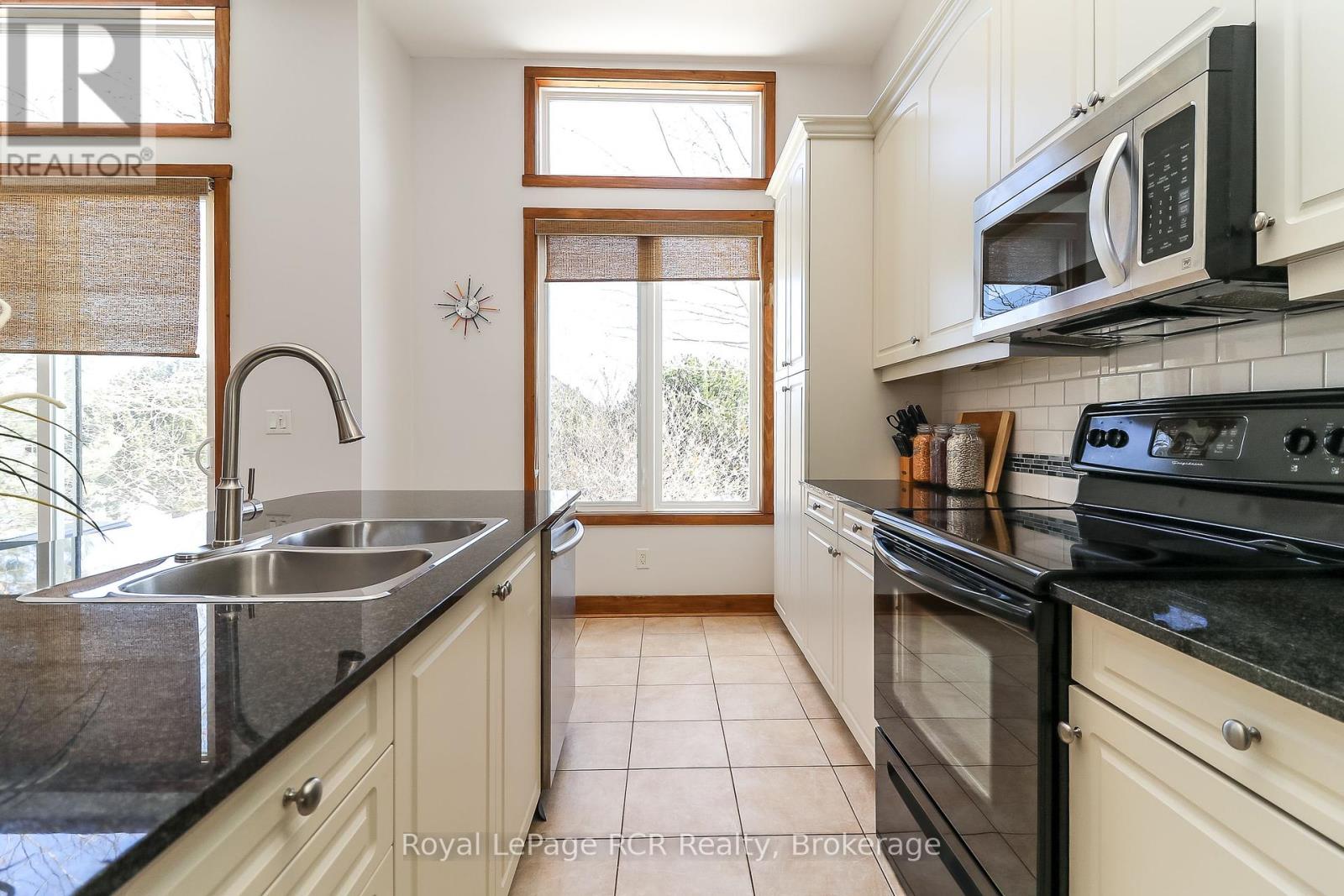 10 - 104 Farm Gate Road, Blue Mountains, Ontario  L9Y 0L7 - Photo 11 - X12195410