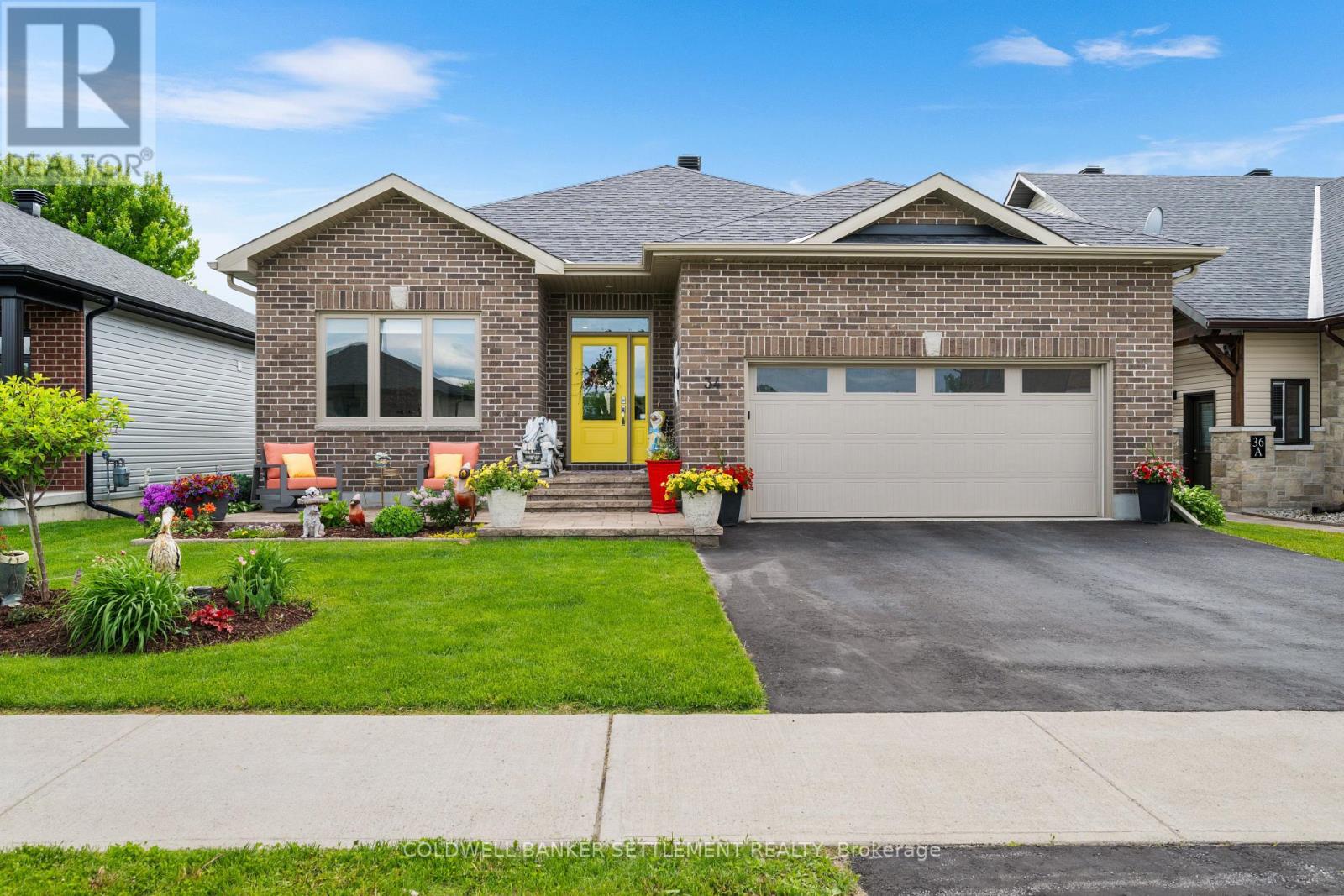34 SENATORS GATE DRIVE, Perth, Ontario