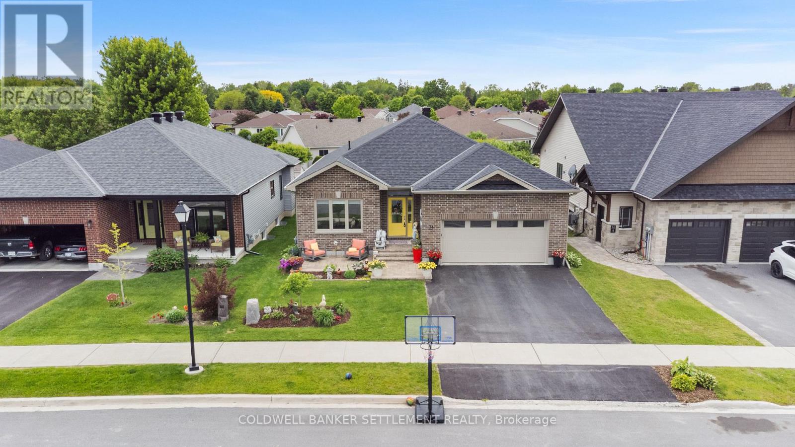 34 Senators Gate Drive, Perth, Ontario  K7H 0B5 - Photo 2 - X12195510